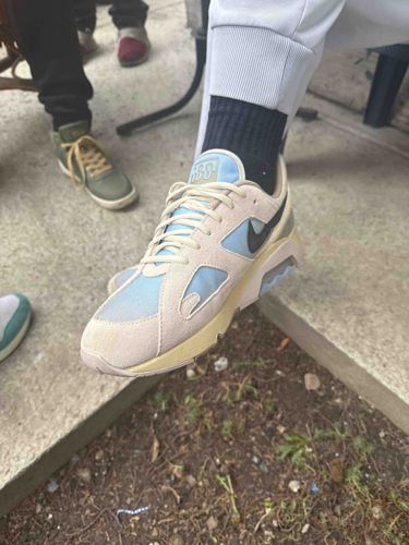 Nike Air 180 (Desert Sand/Ultramarine Colorway)