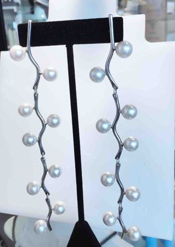 Vintage Martha Sturdy Silver-Tone Pearl Vine Articulated Dangle Earrings