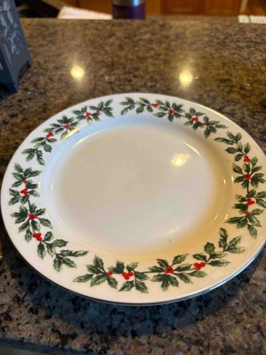 Christmas Holly Dinner Plate
