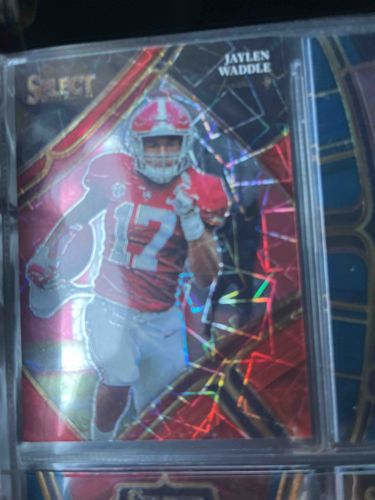Jaylen Waddle Select Football Trading Card (Holographic / Prizm)