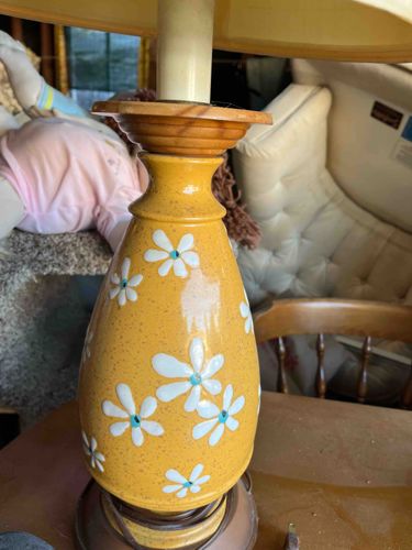 Mid-Century Modern Ceramic Daisy Table Lamp