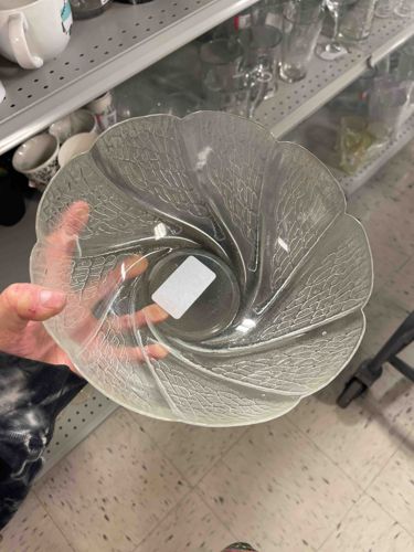 Arcoroc Aspen Leaf Pattern Glass Bowl