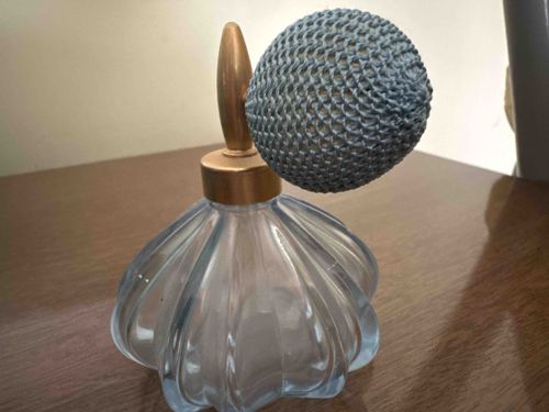 Vintage Fluted Glass Perfume Atomizer with Net-Covered Bulb