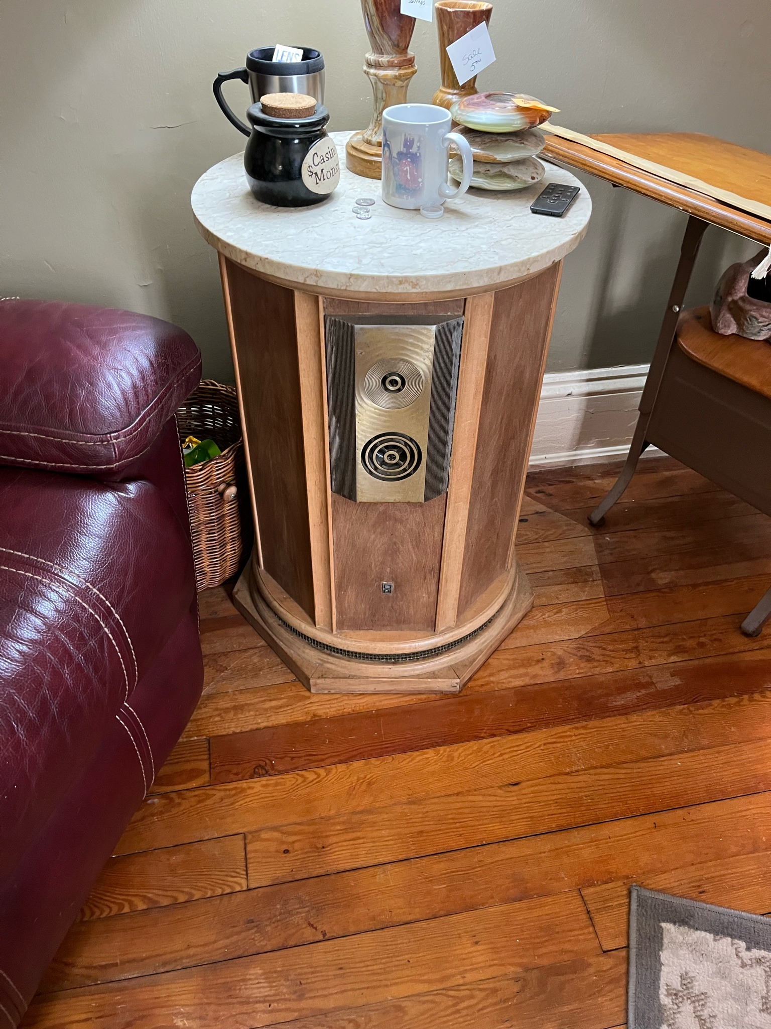 Submitted photo of Mid-Century Modern speaker end table
