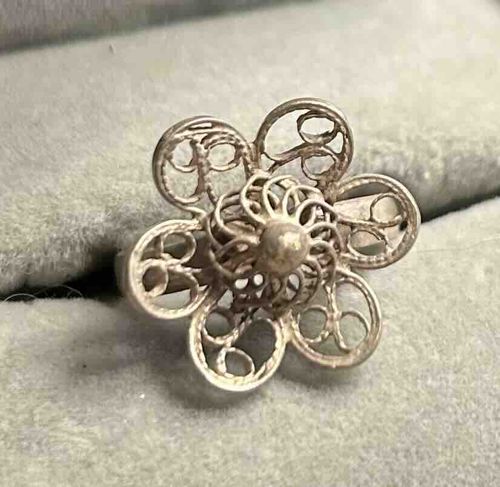 Vintage Filigree Silver Flower Ring