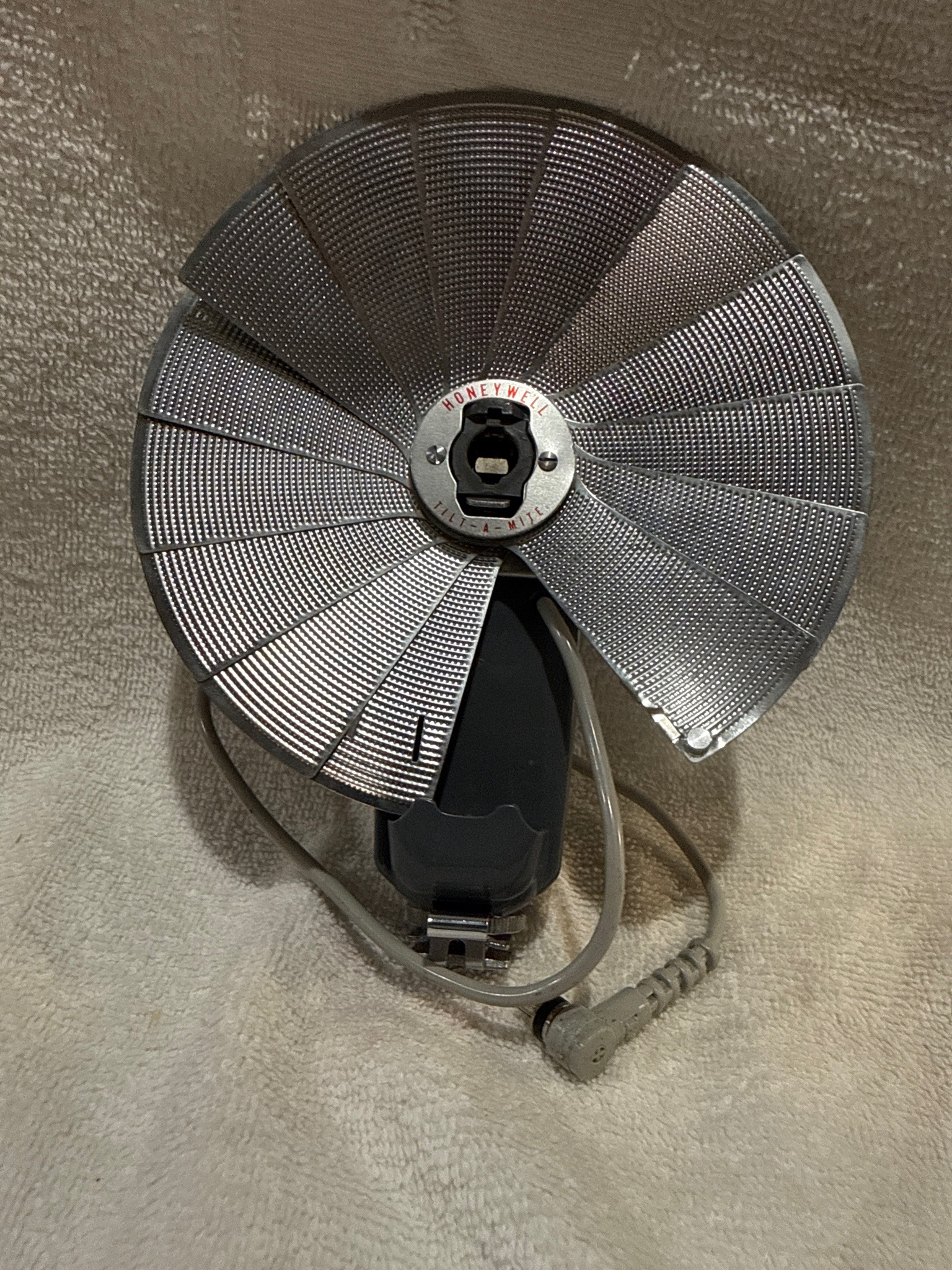Submitted photo of Honeywell Tilt-A-Mite flashgun (not authenticated)