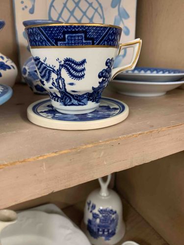 Gilded Willow Pattern Porcelain Teacup with Coaster