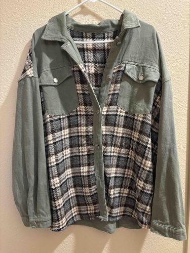 Plaid and Solid Contrast Shacket