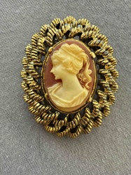Vintage Cameo Brooch