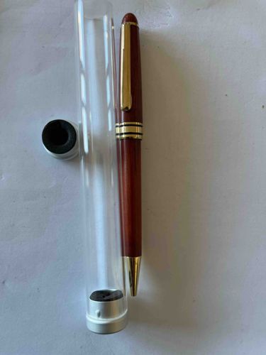Montblanc Meisterstück Classique Bordeaux Ballpoint Pen