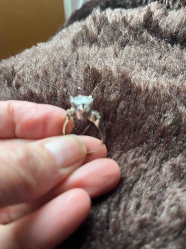 Round Brilliant Solitaire Engagement Ring with Pave Accents