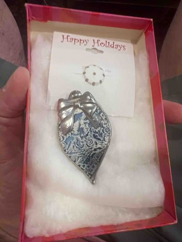 Silver-Tone Bow and Tapestry Pattern Heart Brooch