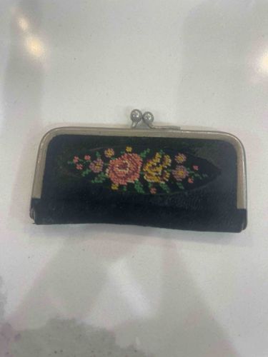 Embroidered Coin Purse