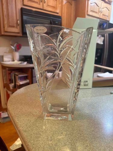 Block Crystal 'Palm' Pattern Square Vase
