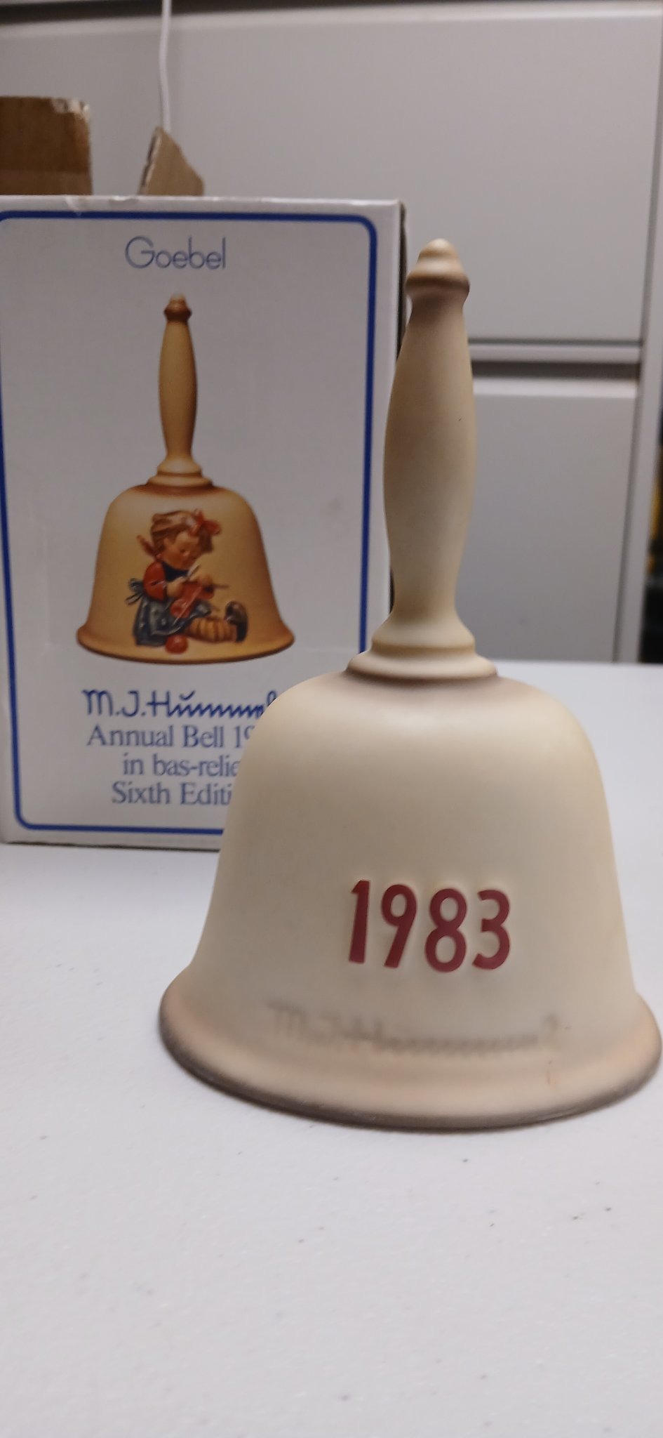Submitted photo of Goebel Hummel Annual Bell 1983 (not authenticated)