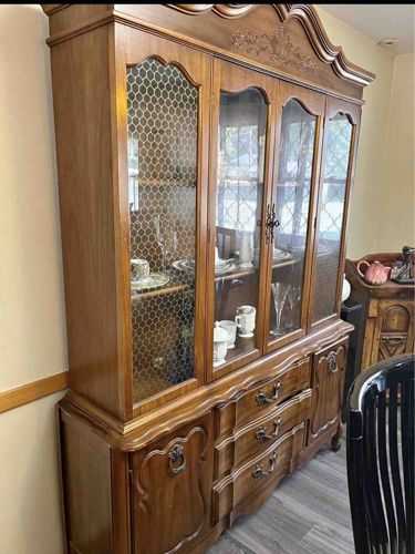 French Provincial Style China Cabinet / Hutch