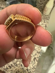 Yellow Gold Men's Ring with Reeded Shoulders and Diamond Setting