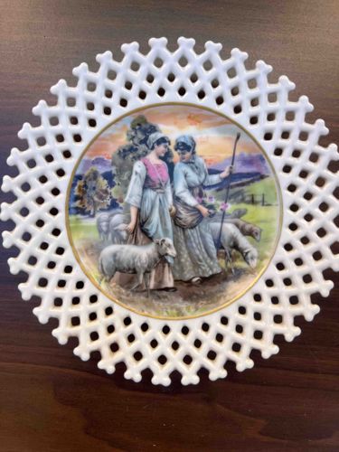 Latticework Porcelain Cabinet Plate with Shepherdess Scene