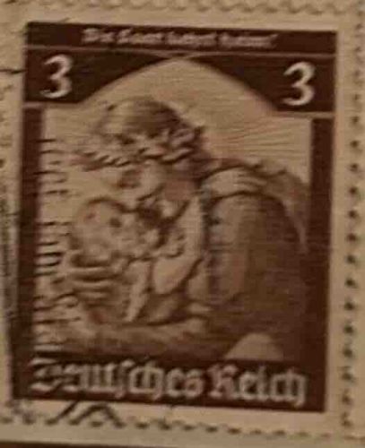 German Mother and Child Stamp, 'Deutsches Reich' (3 Pfennig)