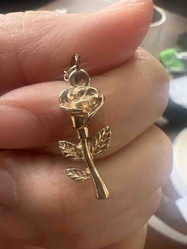 Vintage 14K Gold Rose Pendant