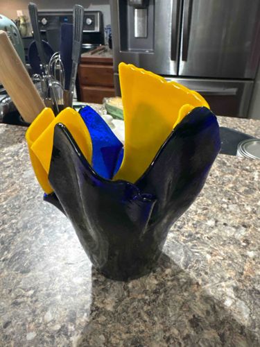 Murano Style Art Glass Handkerchief Vase