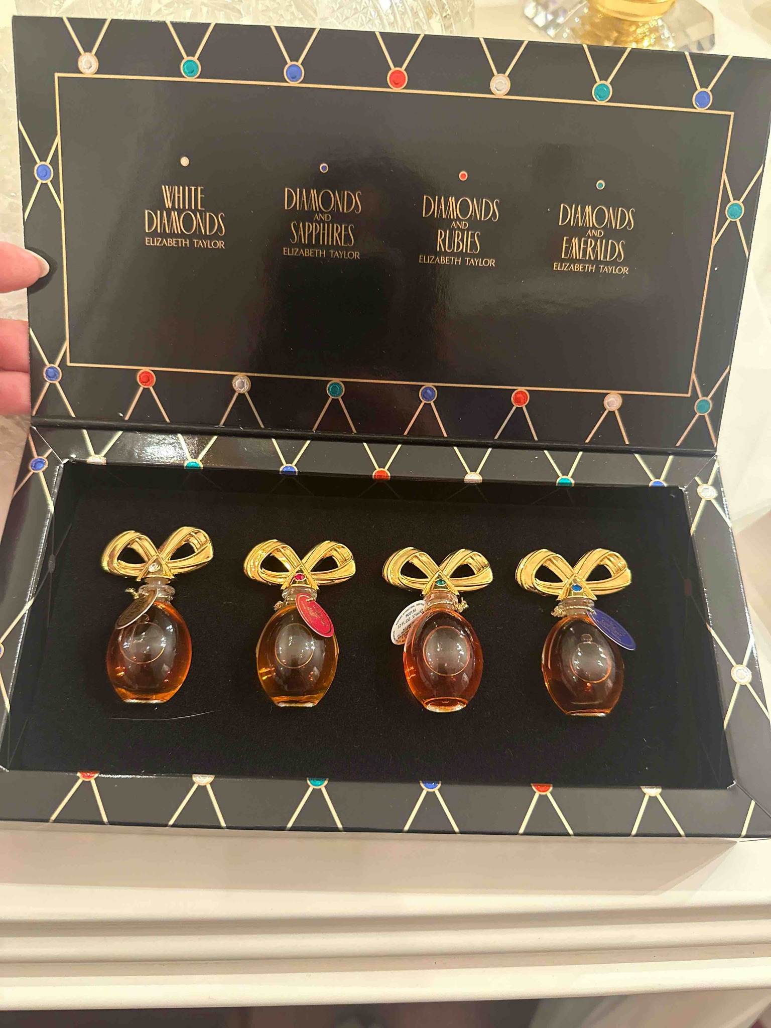 Submitted photo of Elizabeth Taylor Miniature Perfume Set (not authenticated)