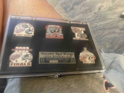 Detroit Red Wings 2002 Stanley Cup Limited Edition Collector's Pin Set