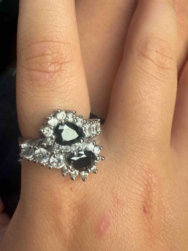 Black Pear-Shaped Gemstone and Clear Stone Cluster Two-Piece Ring Set