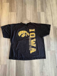 Vintage Iowa Hawkeyes Graphic T-Shirt