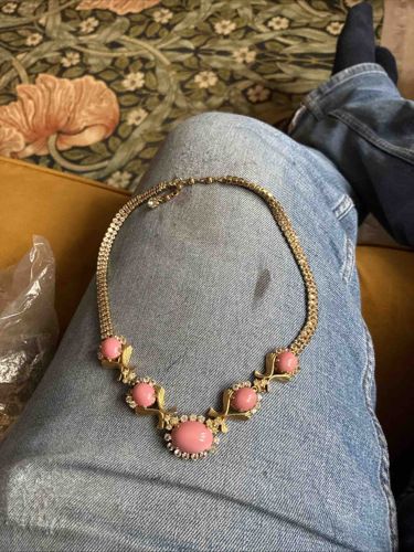 Vintage Gold Tone Necklace with Pink Cabochons and Rhinestones