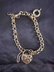 Gold-Toned Rolo Chain Bracelet with Ornate Heart Locket