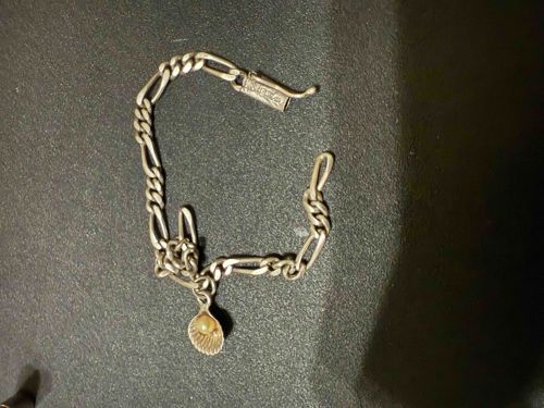Vintage Sterling Silver Figaro Link Bracelet with Scallop Shell Charm
