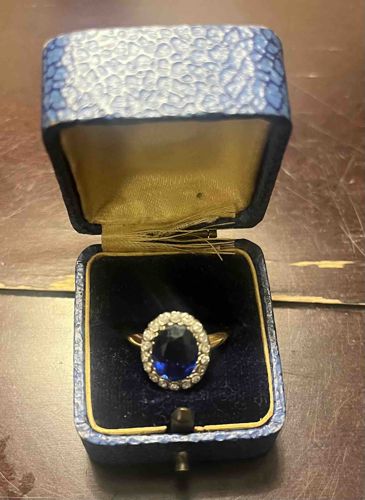 Oval Sapphire and Diamond Halo Ring (14k Gold)