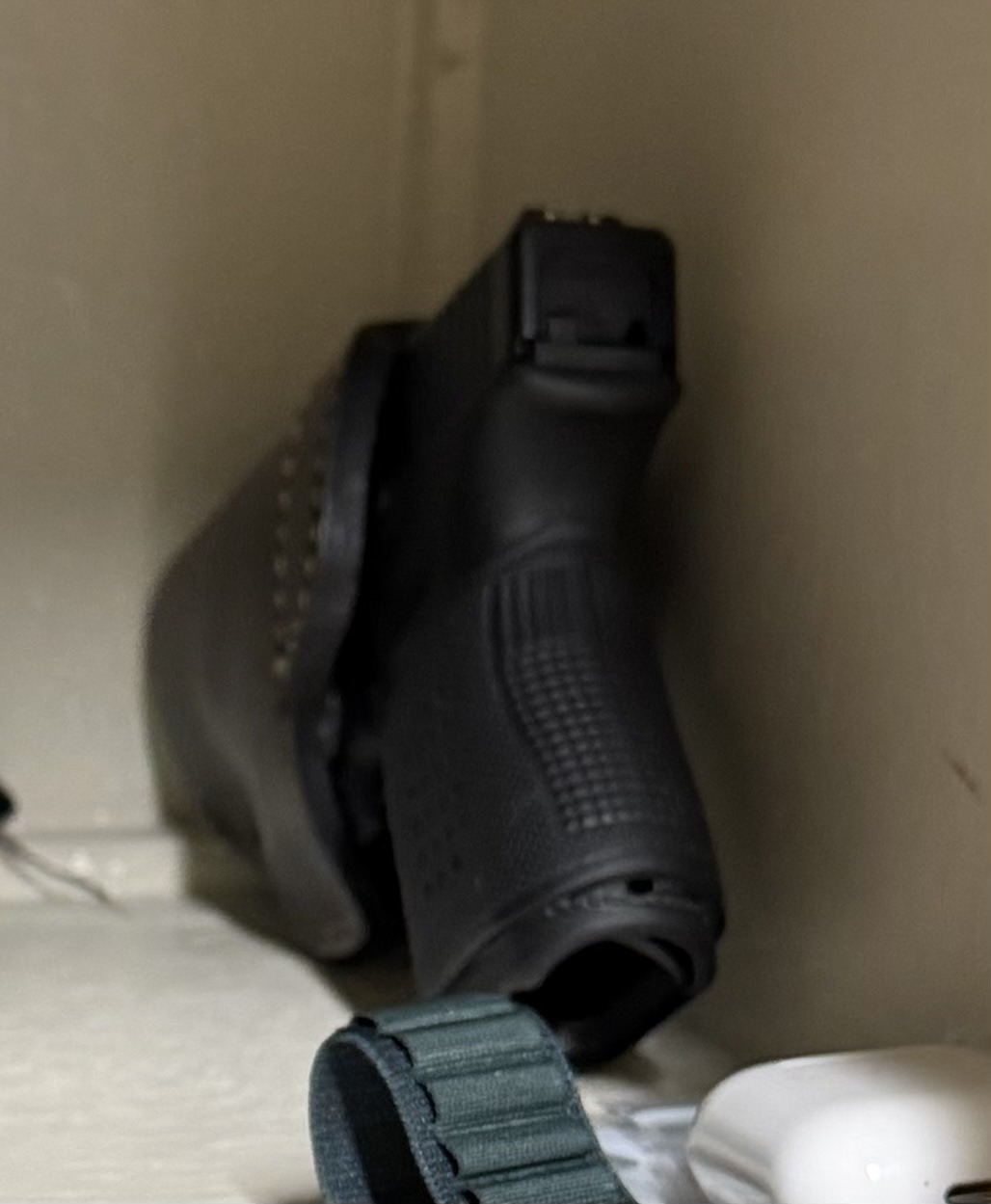 Submitted photo of Glock Semi-Automatic Pistol (not authenticated)