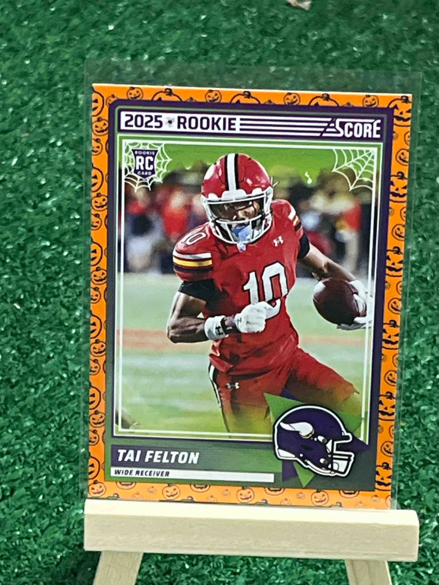 2025 Tai Felton Score Football Halloween Jack-O-Lantern Parallel Rookie Card