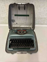 Vintage Portable Typewriter in Case
