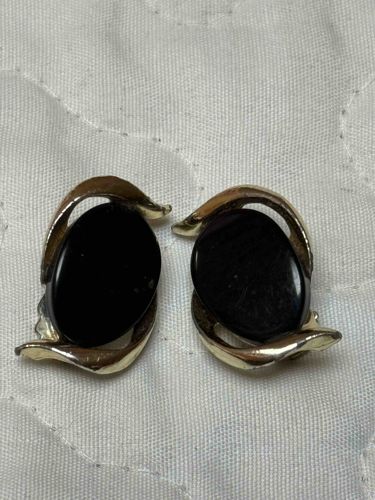 Vintage Black Stone and Gold-Toned Clip-On Earrings