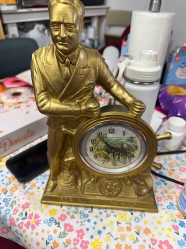 Vintage Franklin D. Roosevelt "The Man of the Hour" Ship's Wheel Mantel Clock