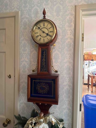 Traditional Wall-Mounted Banjo Clock