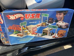 Hot Wheels USA Builder Set