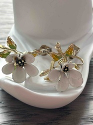 Vintage Enamel Flower Screw-Back Earrings