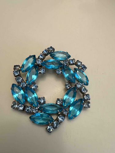 Vintage Aquamarine Glass Rhinestone Wreath Brooch