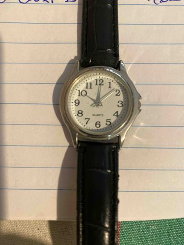 Generic Quartz Analog Wristwatch with Black Faux-Alligator Strap