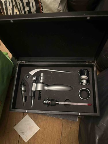 Deluxe Lever-Style Wine Opener and Accessory Set