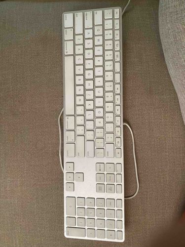 Apple A1243 USB Wired Aluminum Keyboard