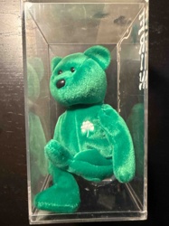 Ty Beanie Baby 'Erin' Bear in Display Case