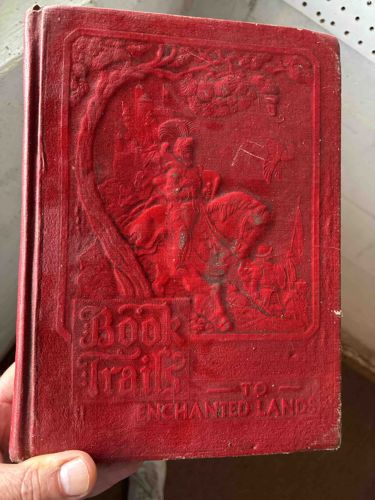 Book Trail to Enchanted Lands (Embossed Cover)