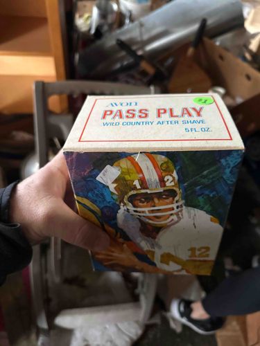 Avon Pass Play Wild Country After Shave (Football Player)