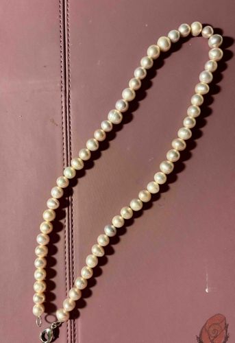 17-inch Freshwater Pearl Necklace with Lobster Clasp