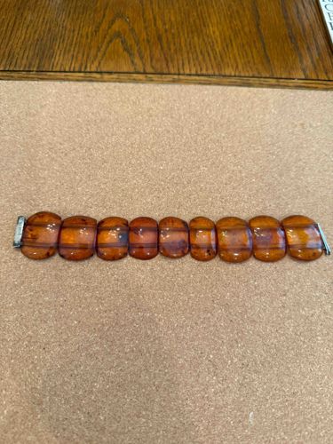 Graduated Amber-Colored Bead Bracelet with Vintage Clasp
